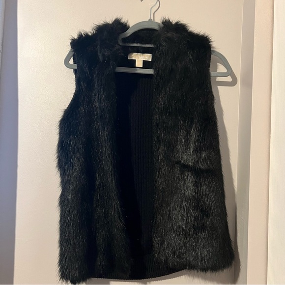 Michael Kors Faux Fur Vest - Picture 8 of 10